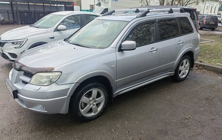 Mitsubishi Outlander III рестайлинг 3, 2007 год, 550 000 рублей, 3 фотография