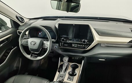 Toyota Highlander, 2026 год, 6 390 000 рублей, 10 фотография