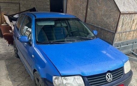 Volkswagen Polo III рестайлинг, 2001 год, 180 000 рублей, 1 фотография