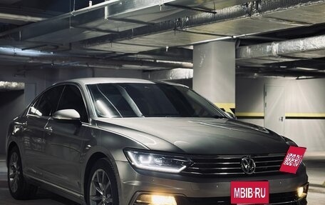 Volkswagen Passat B8 рестайлинг, 2016 год, 1 870 000 рублей, 2 фотография