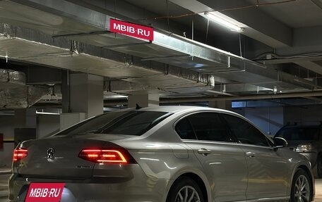 Volkswagen Passat B8 рестайлинг, 2016 год, 1 870 000 рублей, 4 фотография