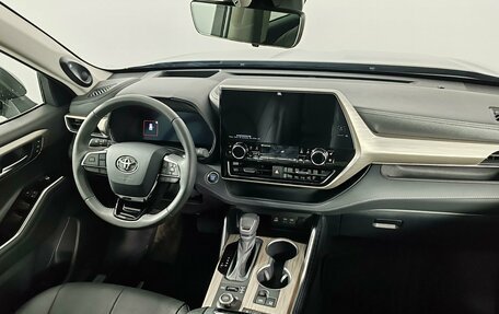 Toyota Highlander, 2026 год, 6 390 000 рублей, 10 фотография