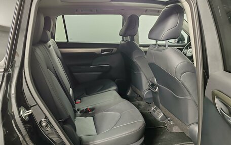 Toyota Highlander, 2026 год, 6 390 000 рублей, 22 фотография