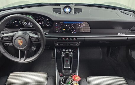 Porsche 911, 2024 год, 23 865 000 рублей, 6 фотография