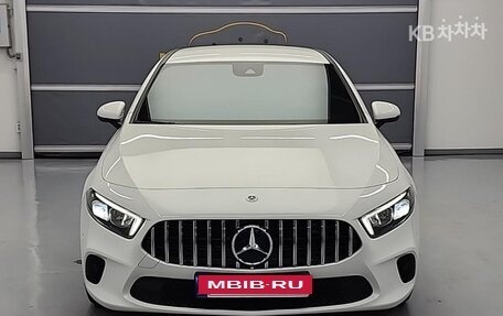 Mercedes-Benz A-Класс, 2022 год, 3 290 000 рублей, 2 фотография