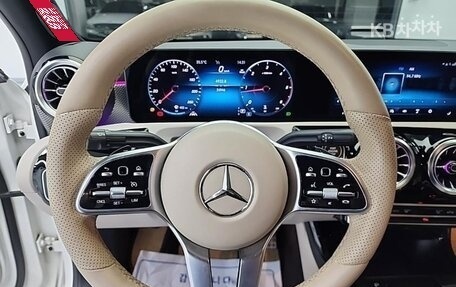 Mercedes-Benz A-Класс, 2022 год, 3 290 000 рублей, 8 фотография