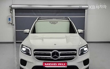 Mercedes-Benz GLB, 2023 год, 3 810 000 рублей, 2 фотография