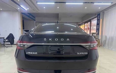 Skoda Superb III рестайлинг, 2022 год, 2 350 000 рублей, 4 фотография