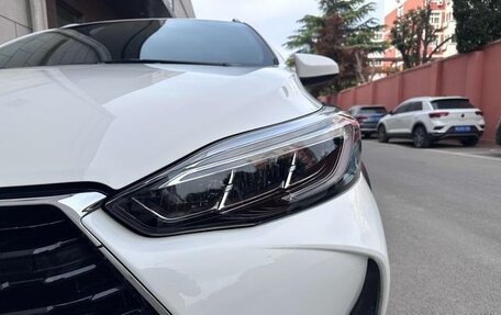 Toyota Yaris XP150 рестайлинг, 2022 год, 1 200 000 рублей, 6 фотография