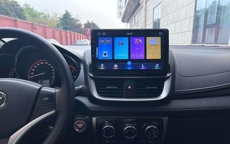 Toyota Yaris XP150 рестайлинг, 2022 год, 1 200 000 рублей, 12 фотография