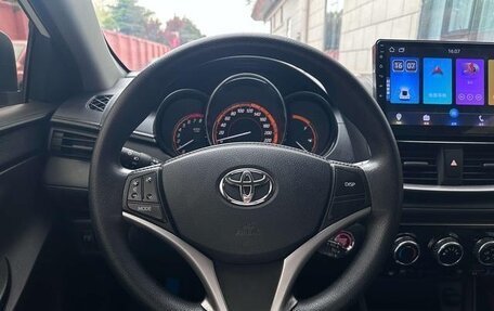 Toyota Yaris XP150 рестайлинг, 2022 год, 1 200 000 рублей, 7 фотография