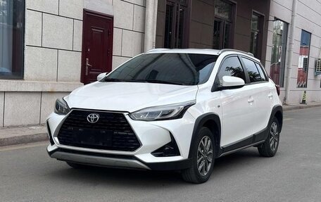 Toyota Yaris XP150 рестайлинг, 2022 год, 1 200 000 рублей, 1 фотография