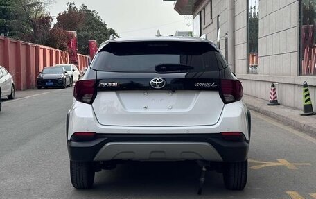 Toyota Yaris XP150 рестайлинг, 2022 год, 1 200 000 рублей, 3 фотография