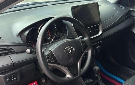 Toyota Yaris XP150 рестайлинг, 2022 год, 1 200 000 рублей, 10 фотография