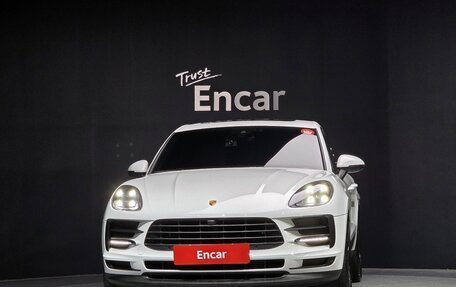 Porsche Macan I рестайлинг, 2021 год, 6 982 000 рублей, 2 фотография