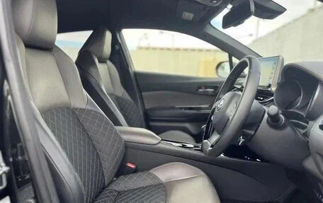 Toyota C-HR I рестайлинг, 2022 год, 1 750 060 рублей, 6 фотография