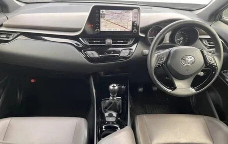 Toyota C-HR I рестайлинг, 2022 год, 1 750 060 рублей, 10 фотография