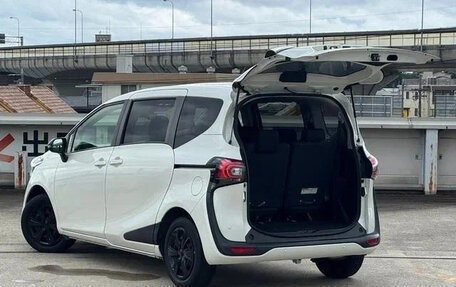 Toyota Sienta II, 2022 год, 1 200 060 рублей, 9 фотография