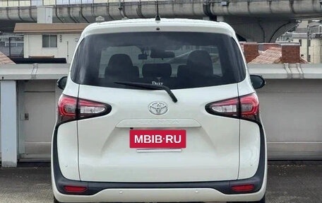 Toyota Sienta II, 2022 год, 1 200 060 рублей, 6 фотография