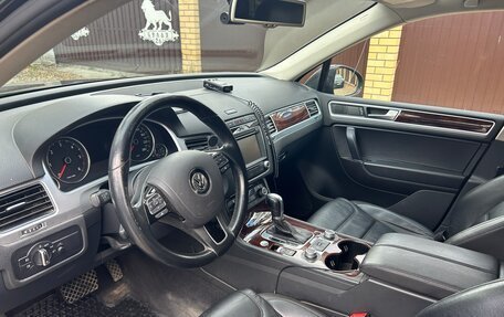 Volkswagen Touareg III, 2015 год, 2 900 000 рублей, 28 фотография