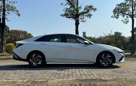 Hyundai Elantra, 2025 год, 1 730 000 рублей, 4 фотография