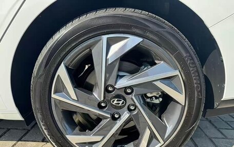 Hyundai Elantra, 2025 год, 1 730 000 рублей, 24 фотография