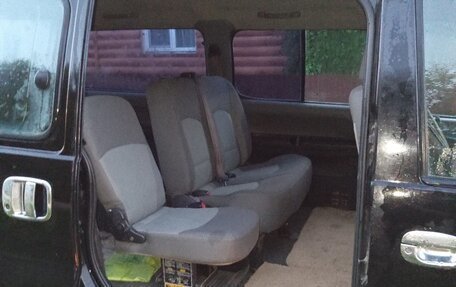 Hyundai H-1 II рестайлинг, 2005 год, 650 000 рублей, 10 фотография