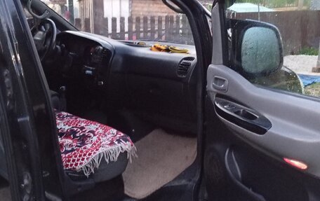 Hyundai H-1 II рестайлинг, 2005 год, 650 000 рублей, 7 фотография