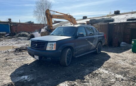 Cadillac Escalade II, 2004 год, 1 765 432 рублей, 2 фотография