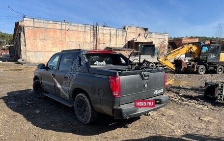 Cadillac Escalade II, 2004 год, 1 765 432 рублей, 3 фотография