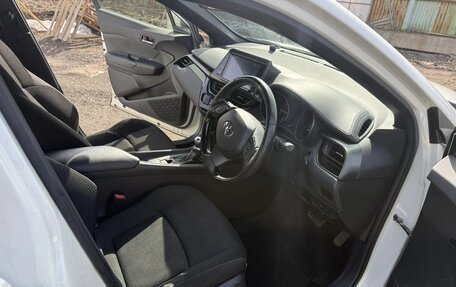 Toyota C-HR I рестайлинг, 2018 год, 1 950 000 рублей, 13 фотография