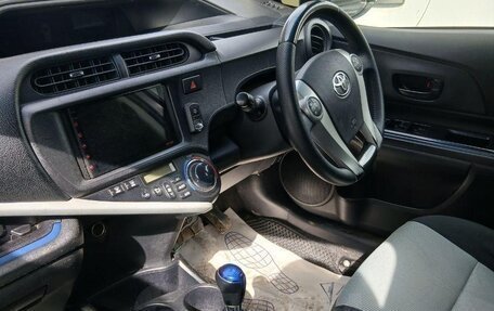 Toyota Aqua I, 2013 год, 1 093 200 рублей, 4 фотография