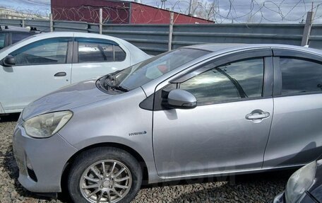 Toyota Aqua I, 2013 год, 1 093 200 рублей, 2 фотография