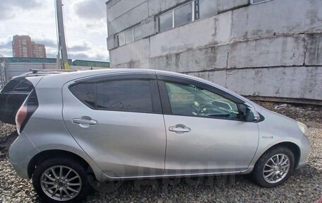 Toyota Aqua I, 2013 год, 1 093 200 рублей, 3 фотография