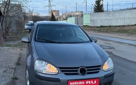 Volkswagen Golf V, 2004 год, 380 000 рублей, 1 фотография