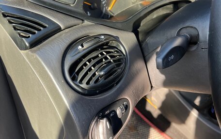 Ford Focus IV, 2004 год, 230 000 рублей, 18 фотография