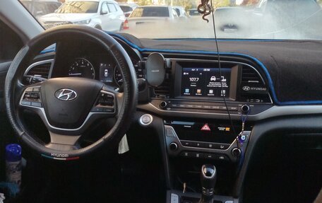 Hyundai Elantra VI рестайлинг, 2018 год, 1 600 000 рублей, 7 фотография