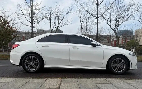 Mercedes-Benz A-Класс, 2022 год, 1 740 555 рублей, 6 фотография