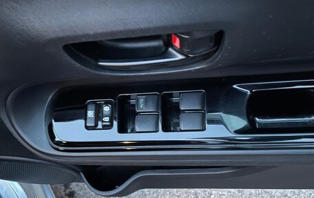 Toyota Aqua I, 2017 год, 1 300 000 рублей, 17 фотография