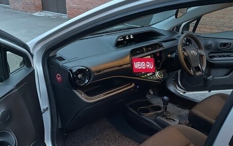 Toyota Aqua I, 2017 год, 1 300 000 рублей, 13 фотография