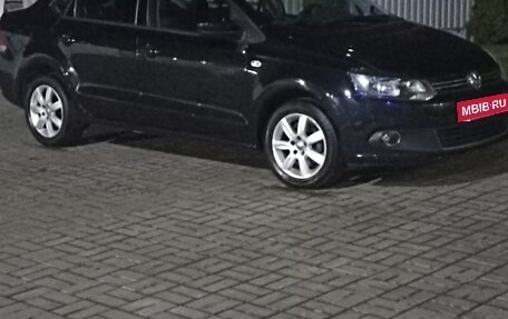 Volkswagen Polo VI (EU Market), 2014 год, 750 000 рублей, 1 фотография