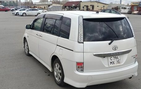 Toyota ISis I, 2012 год, 1 380 000 рублей, 2 фотография