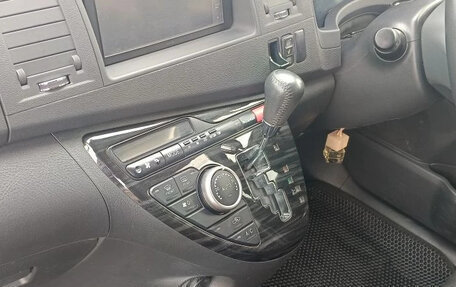 Toyota ISis I, 2012 год, 1 380 000 рублей, 15 фотография