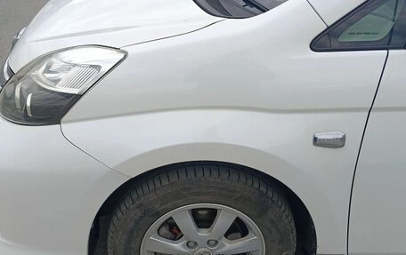 Toyota ISis I, 2012 год, 1 380 000 рублей, 11 фотография