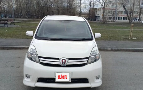 Toyota ISis I, 2012 год, 1 380 000 рублей, 6 фотография