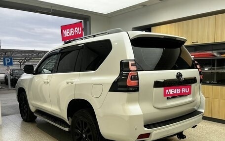Toyota Land Cruiser Prado 150 рестайлинг 2, 2020 год, 6 300 000 рублей, 6 фотография
