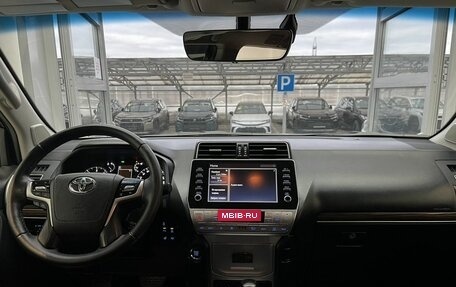 Toyota Land Cruiser Prado 150 рестайлинг 2, 2020 год, 6 300 000 рублей, 9 фотография