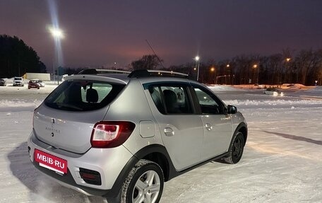 Renault Sandero II рестайлинг, 2017 год, 830 000 рублей, 2 фотография