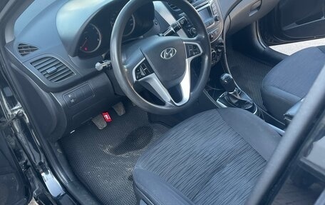 Hyundai Solaris II рестайлинг, 2015 год, 650 000 рублей, 7 фотография