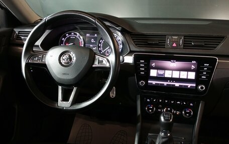 Skoda Superb III рестайлинг, 2018 год, 1 650 000 рублей, 9 фотография